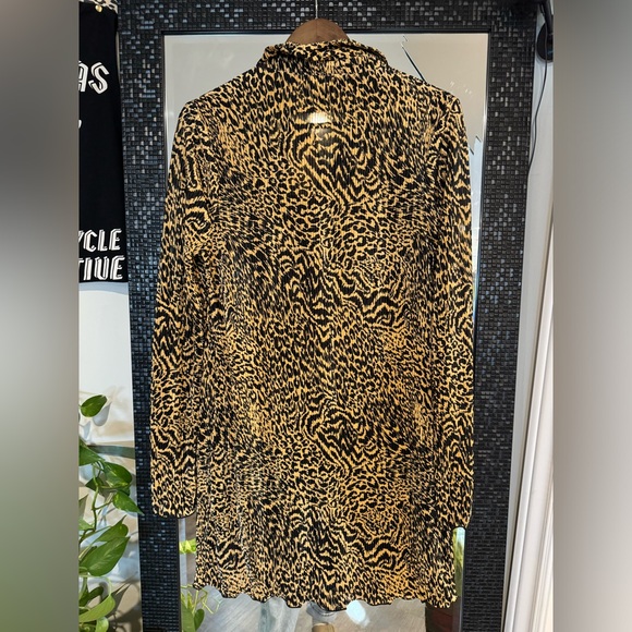 ASOS leopard button down - Picture 3 of 3